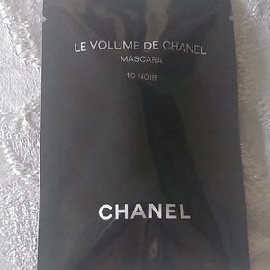 Deluxe trial size mascara